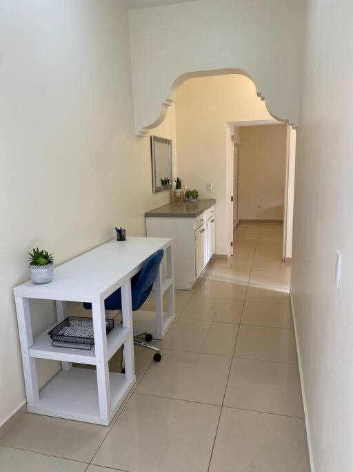Lovely 2 Bedroom Apartment In Quiet Neighborhood! Philipsburg  Eksteriør billede